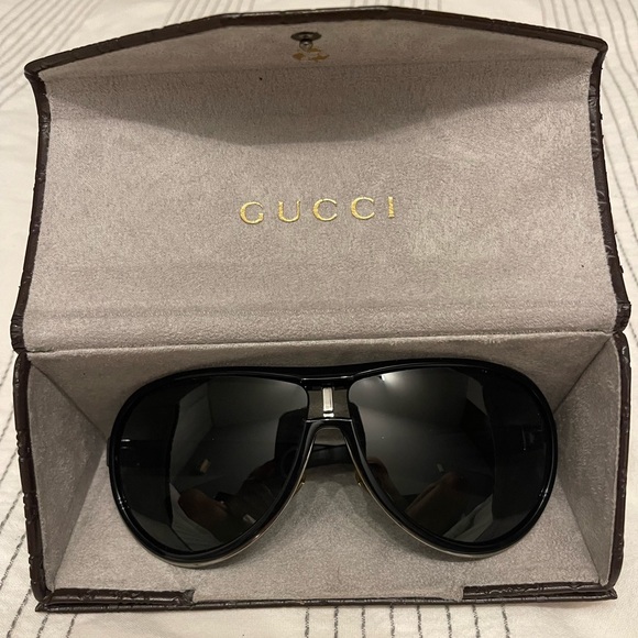 Gucci Accessories - Never worn Gucci black aviator sunglasses